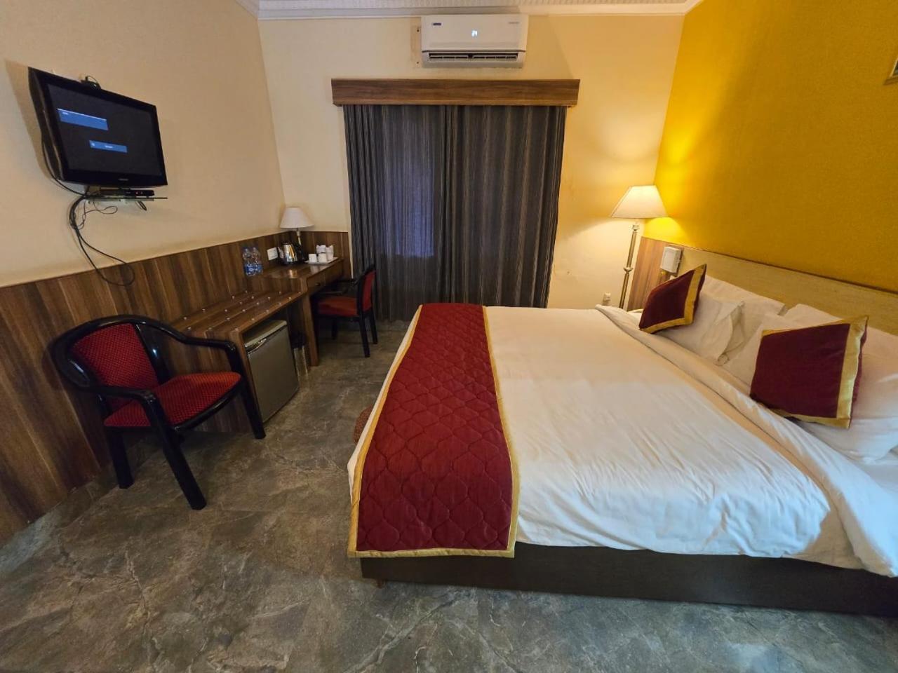 Hotel Badami Court Exterior photo