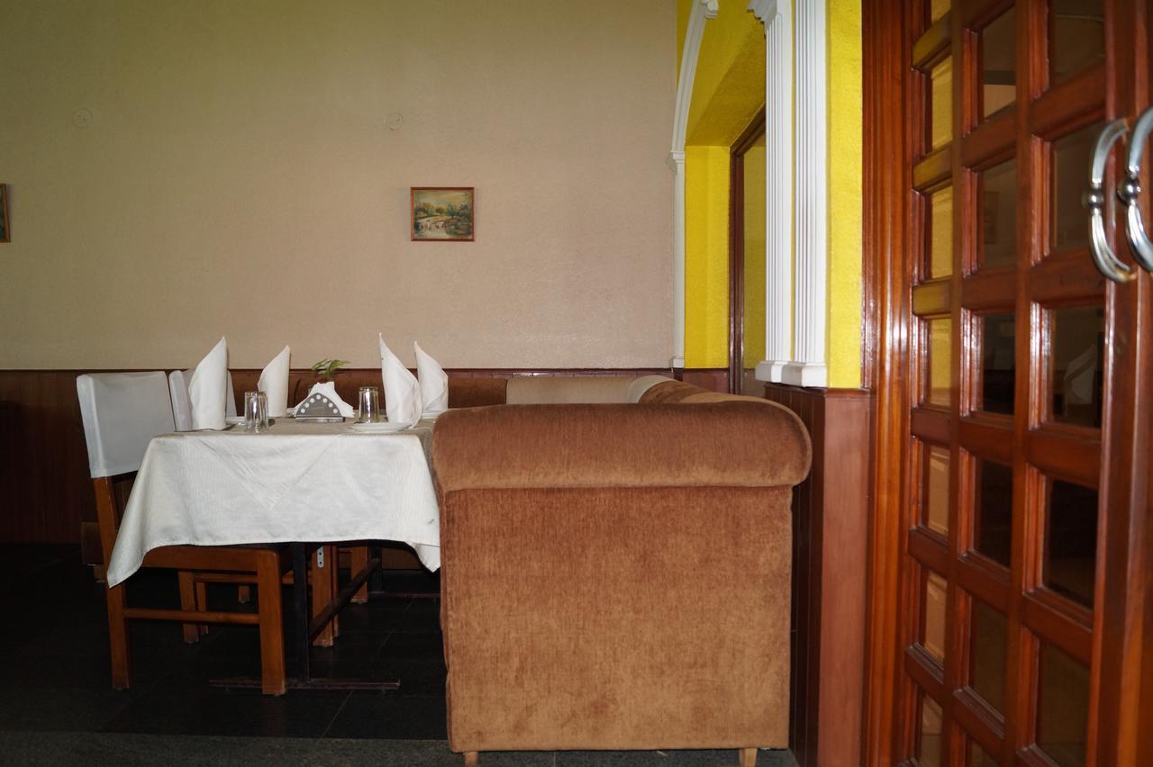 Hotel Badami Court Exterior photo